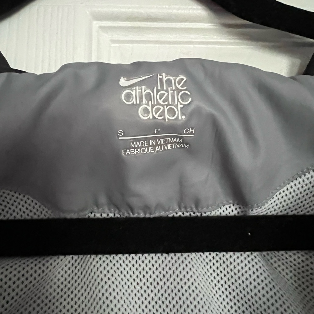 Nike jacket - Picture 4 of 5